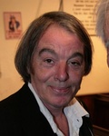 Sé Merry Doyle