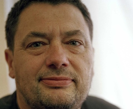 Lutz Dammbeck